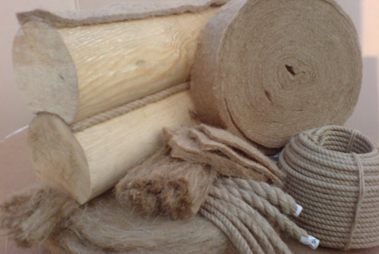 Преимущества джута перед другими утеплителями, применяемыми в строительстве деревянных домов